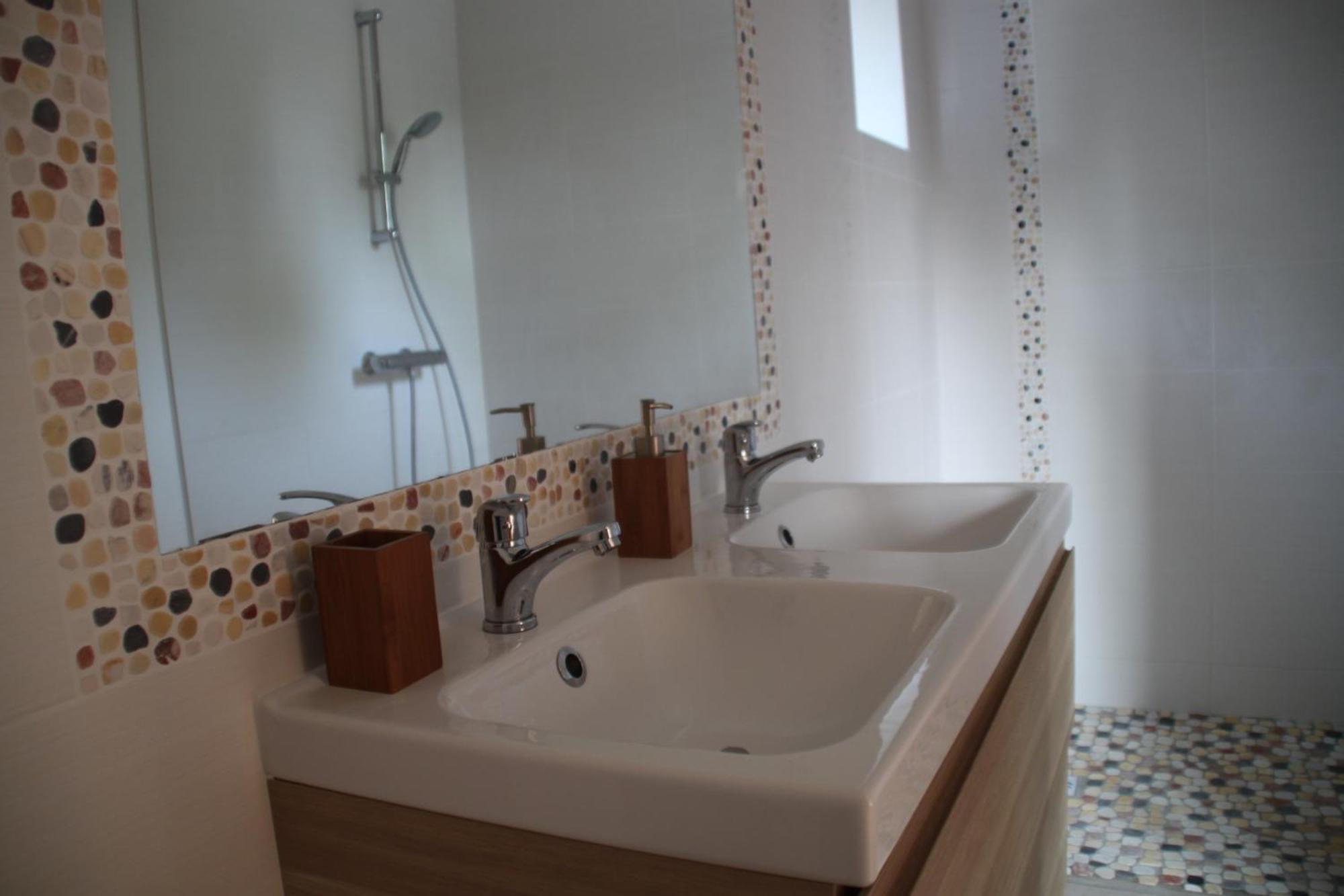 Bed & Breakfast - Maison De Marie Messimy-sur-Saone Exterior photo