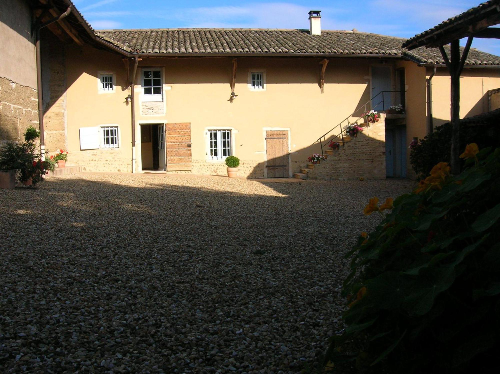Bed & Breakfast - Maison De Marie Messimy-sur-Saone Exterior photo